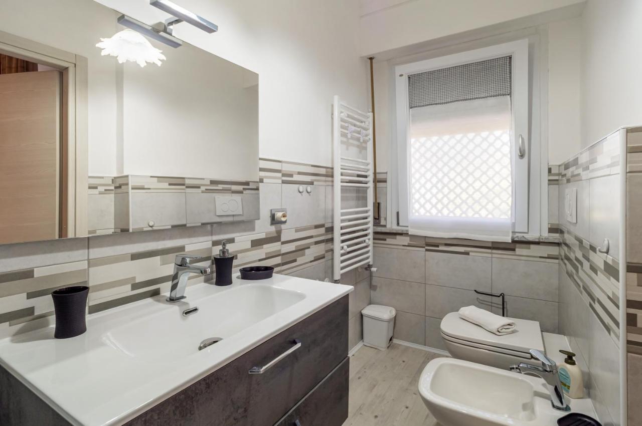 Domus Lucis Apartment Terrace & Private Parking Marinella di Sarzana Eksteriør billede